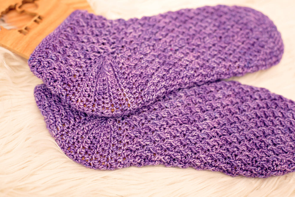 
            
                Load image into Gallery viewer, Lilac Socks Crochet Pattern
            
        