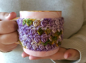 
            
                Load image into Gallery viewer, Blooming Flowers Coffee Cozy Crochet Pattern
            
        