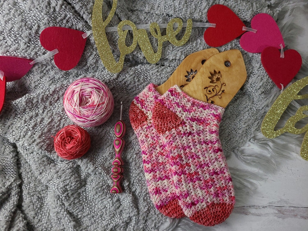 
            
                Load image into Gallery viewer, Confetti Socks Crochet Pattern
            
        