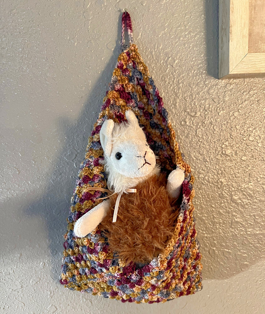 
            
                Load image into Gallery viewer, Starfish Hanging Basket Crochet Pattern
            
        